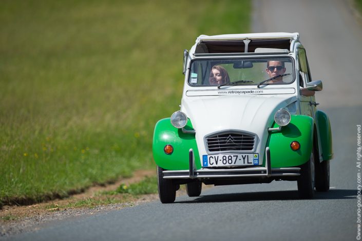 photographe-lifestyle-2CV-boheme-campagne-couple-look-book