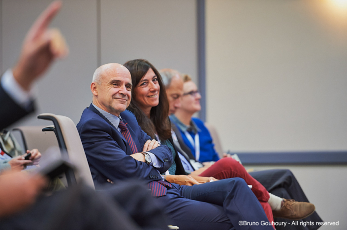 groupe-collaborateurs-seminaire-echanges-corporate